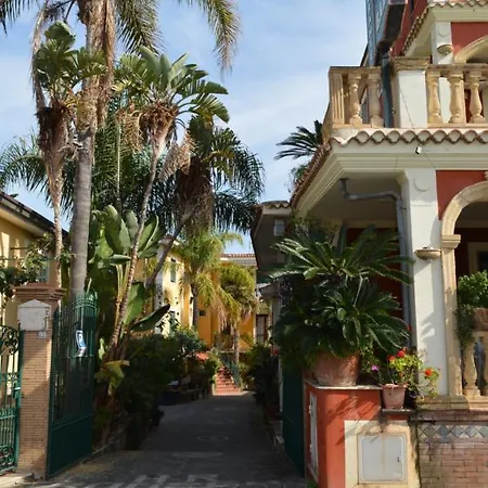 Pompeo Aparthotel 3*