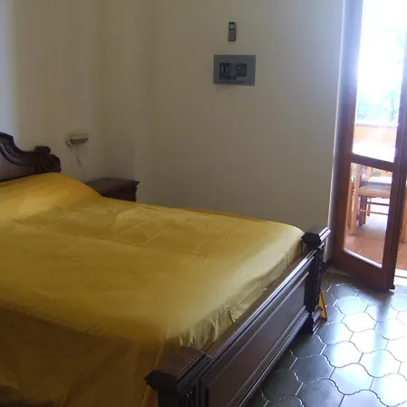 Pompeo Aparthotel 3*